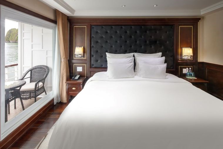 Du Thuyền Paradise Elegance Hạ Long